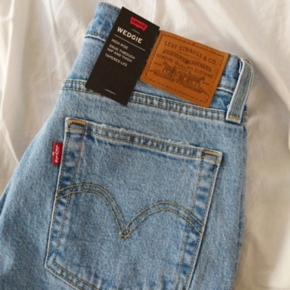 Levi's Wedgie Icon Jeans Tango Talks Light Wash 90s Mom Denim High Rise Waisted - Picture 7 of 12